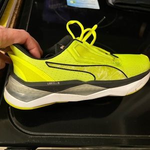 Puma Women’s Size 8 Sneakers